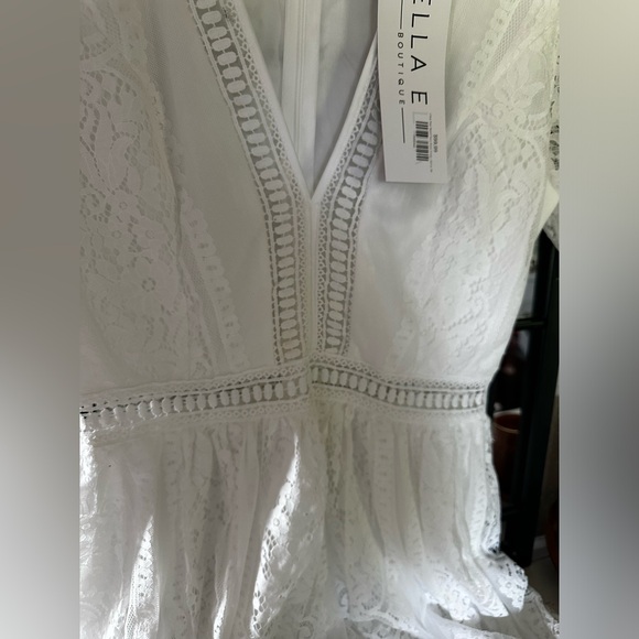 Bella Ella Boutique Make Your Heart Race Lace Dress in White - Picture 6 of 15
